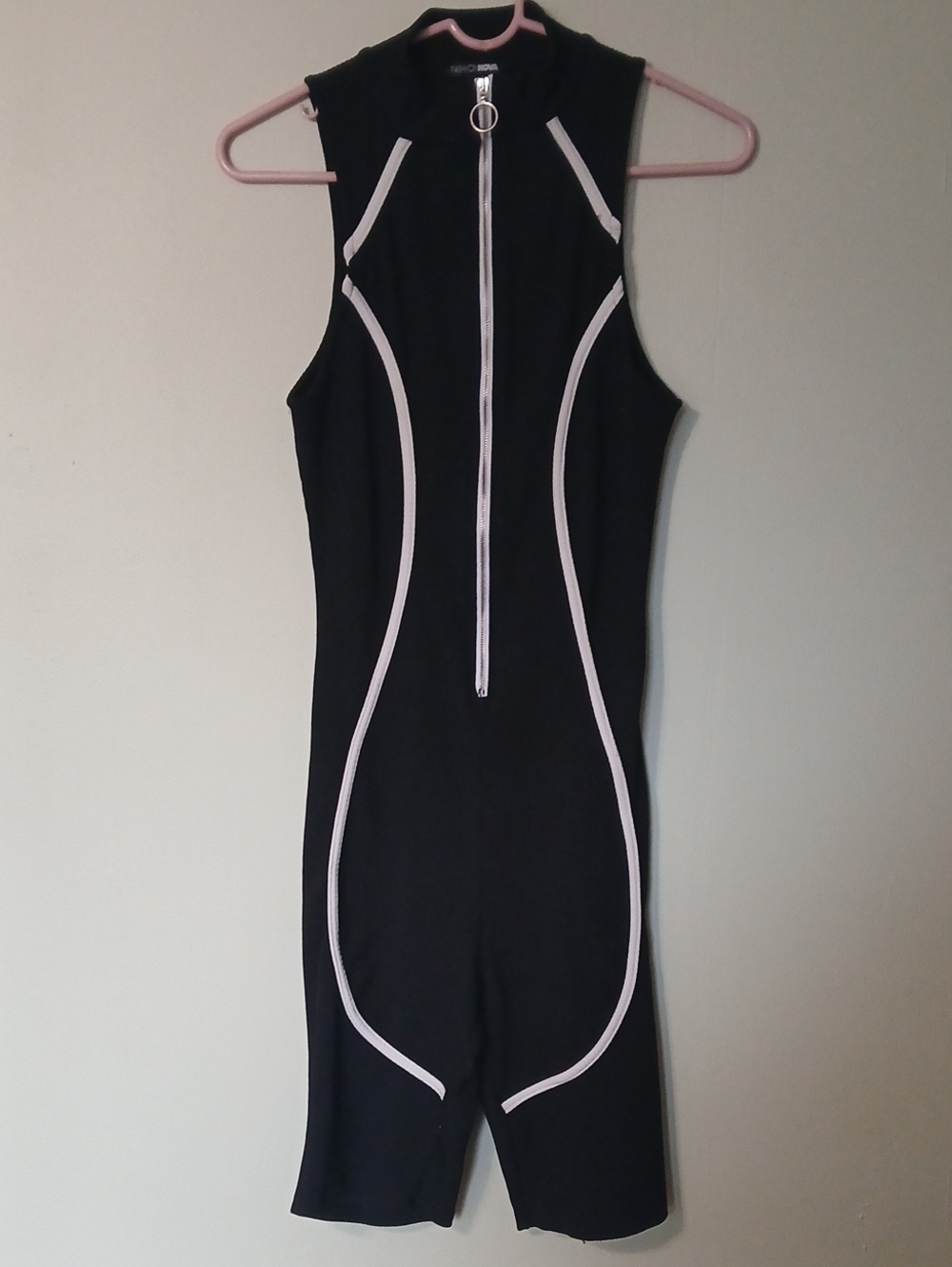Fashion Nova Black Sleeveless Zip-Front One Piece Size L